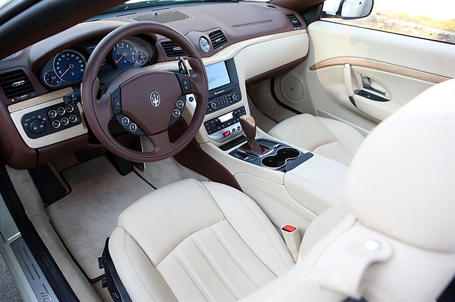 https://www.whatcar.lv/cars/Maserati/GranCabrio kabriolets/31863516402edda20f4b5911dbf24b1e.jpg